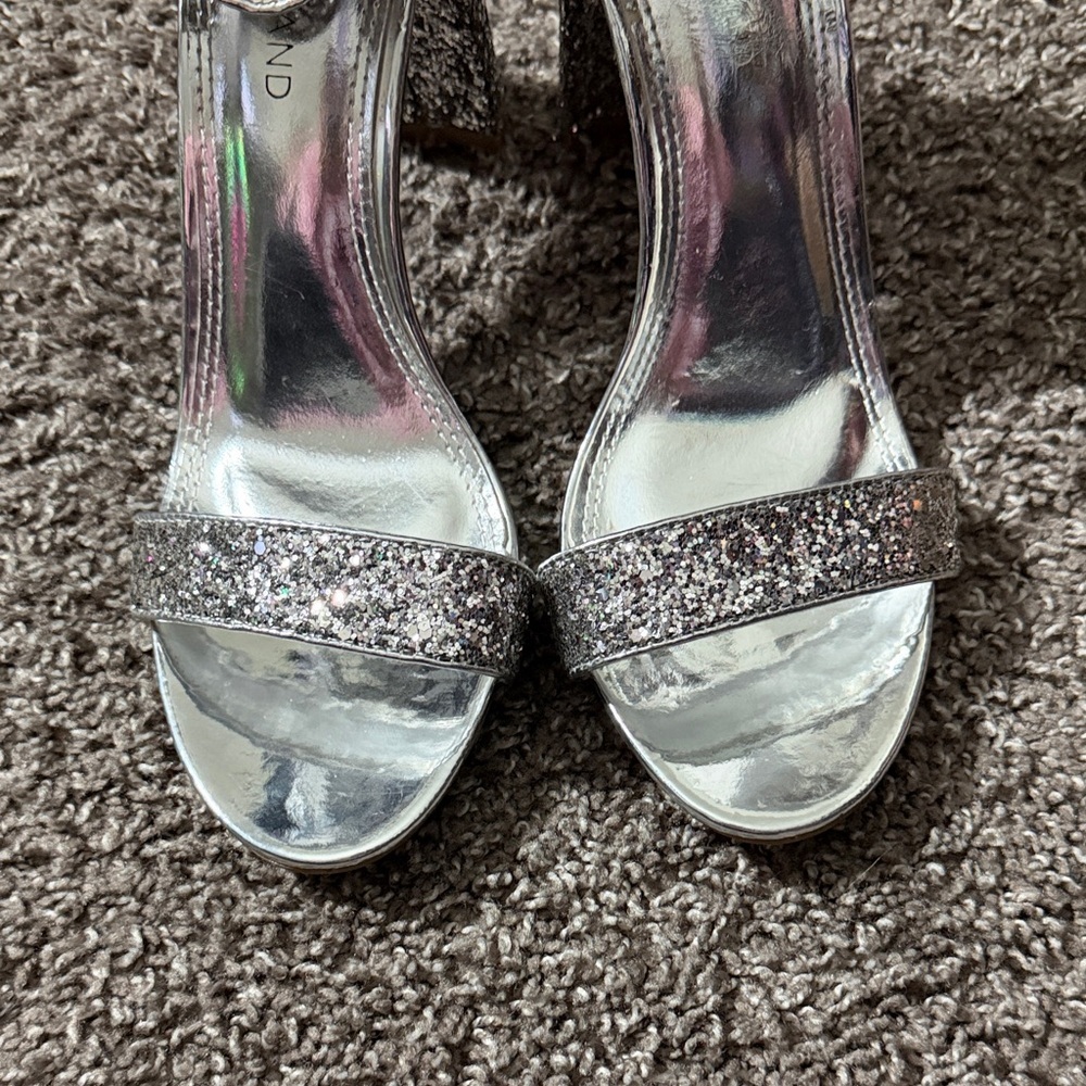 Sheeland Silver GlitterMetallic  Heels size 9 - Picture 4 of 11